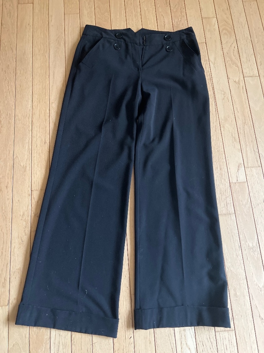 New Direction Black Cuffed Pants with 2 back and Side Pockets size 4
